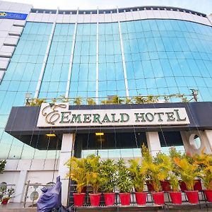 Fabhotel Emerald